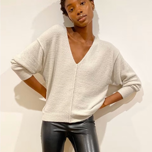 Aritzia - Wilfred Free Relaxed Sweater - Picture 5 of 5